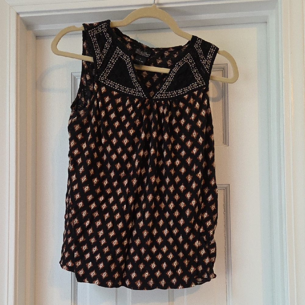 Lucky Brand Black and White Sleeveless Embellished Blouse